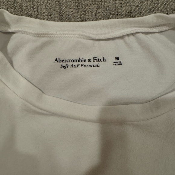 Abercrombie Essential Baby T White Size M - Picture 4 of 4